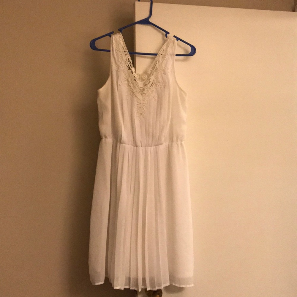 White mid-length dress